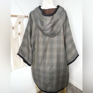 Cabi Cape Jacket Baskerville Hooded Capelette Plaid Brown Houndstooth Reversible